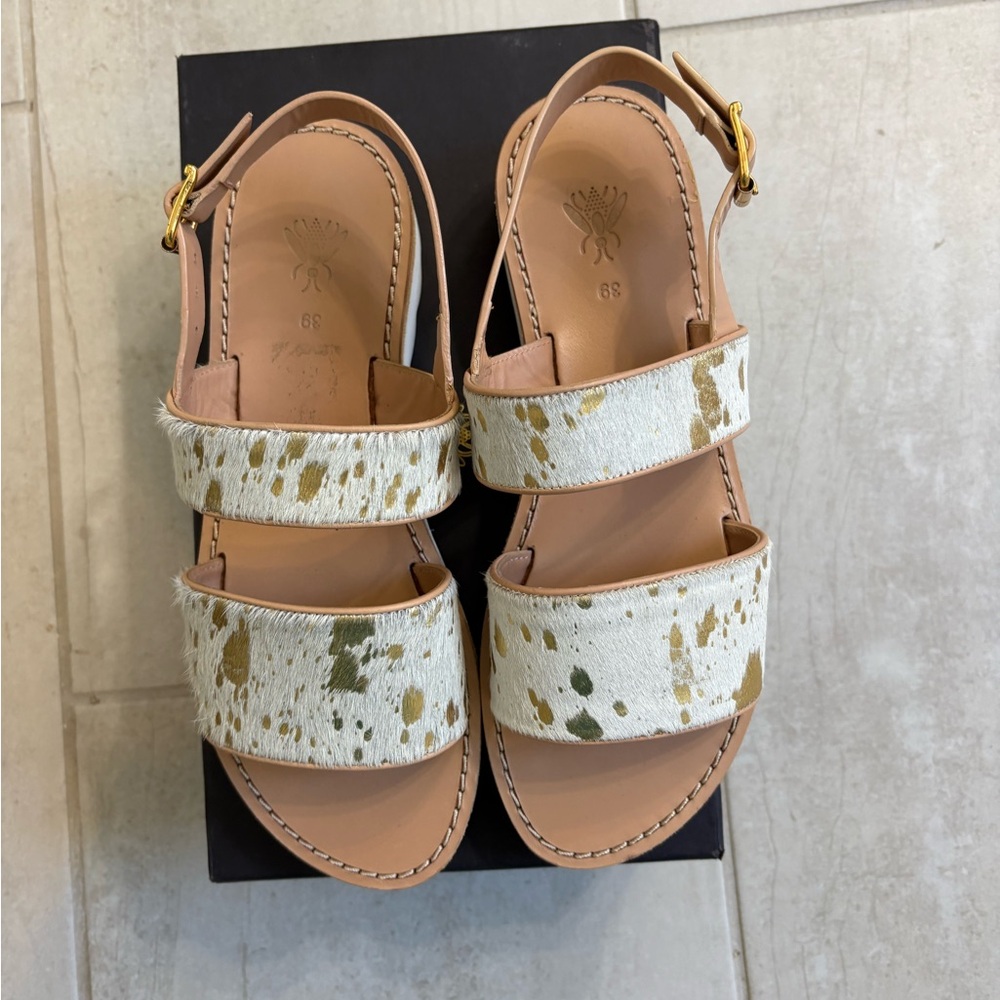 Stylish Women's Sandals with Gold and Green Details